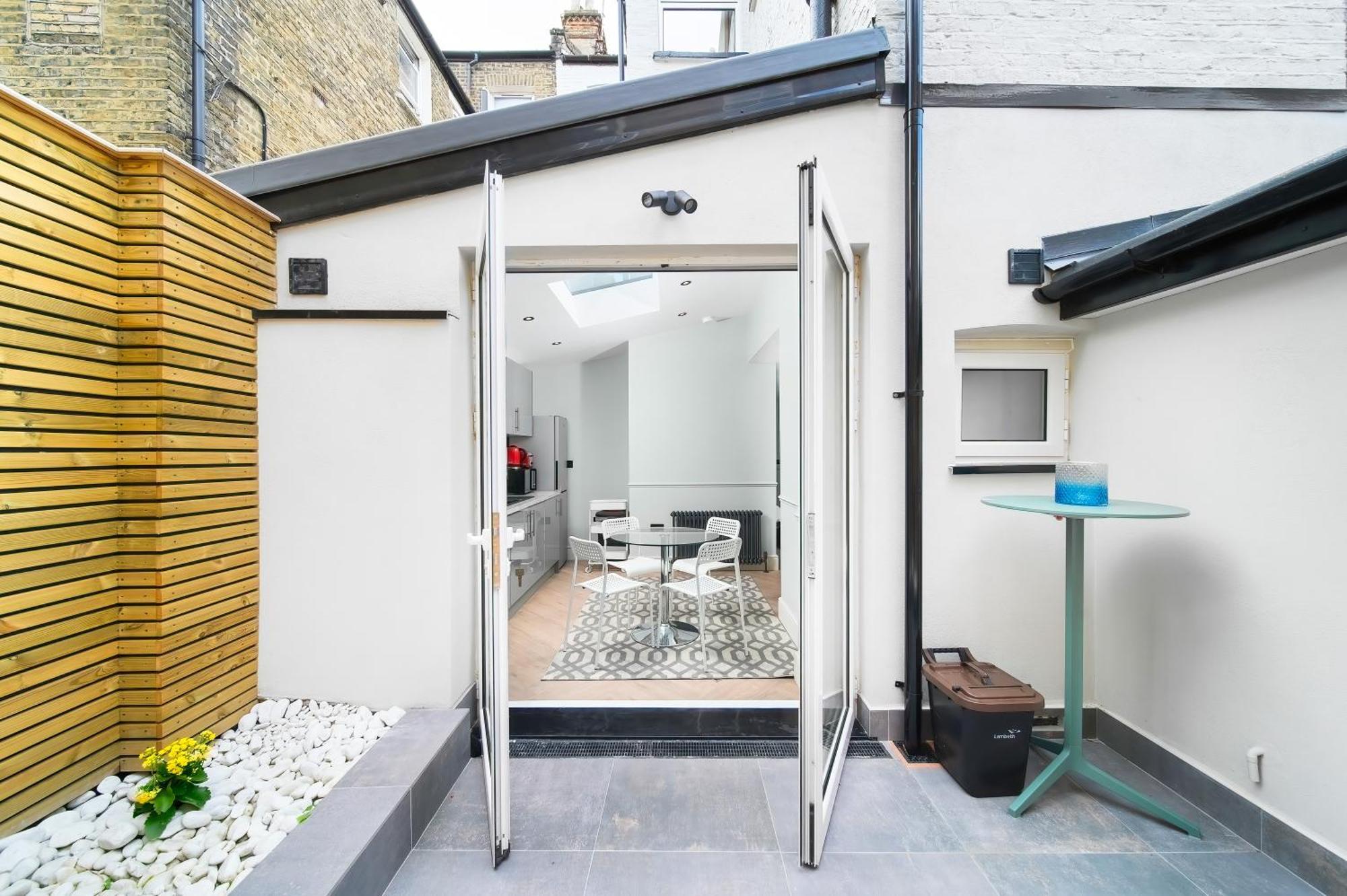 Nine Elms Modern Studio Apartments Лондон Экстерьер фото